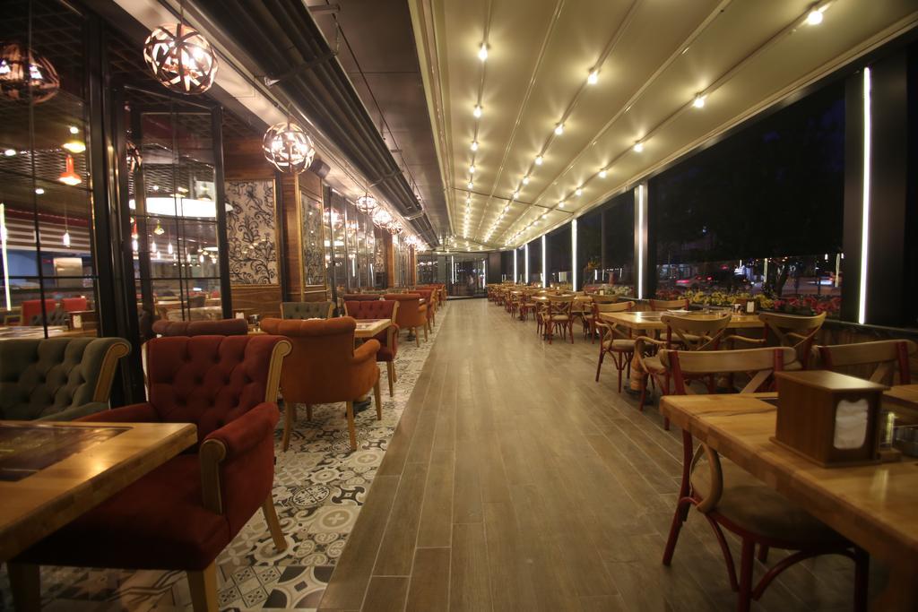 The Corner Hotel Sincan Exterior foto