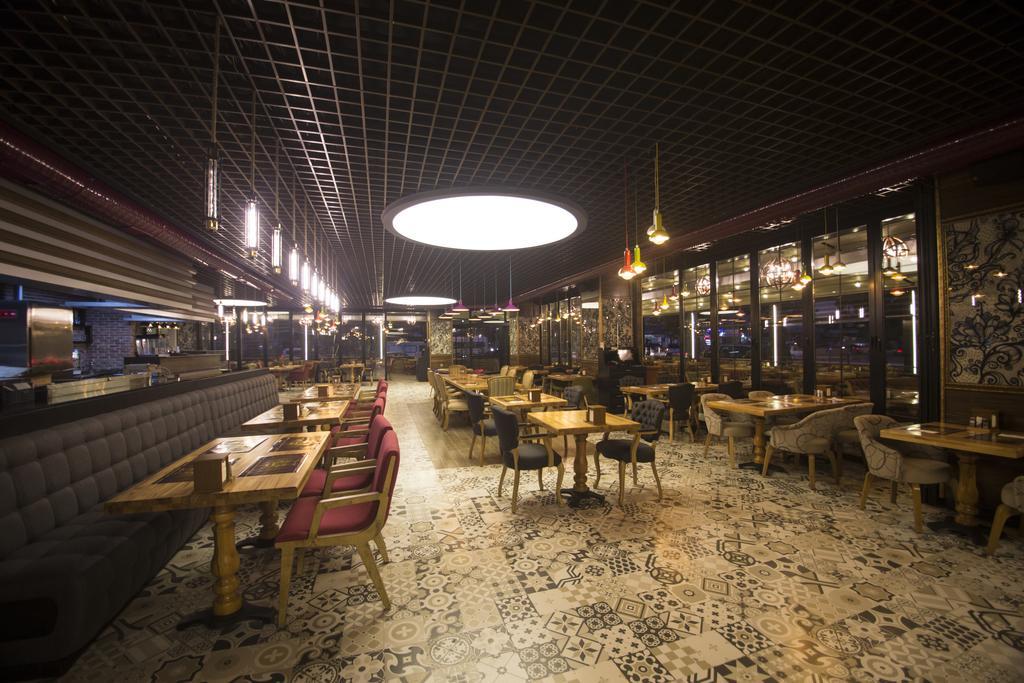 The Corner Hotel Sincan Exterior foto