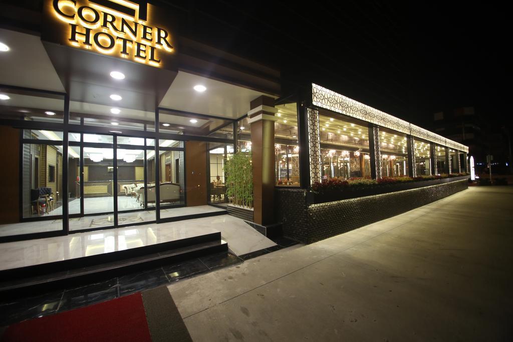 The Corner Hotel Sincan Exterior foto