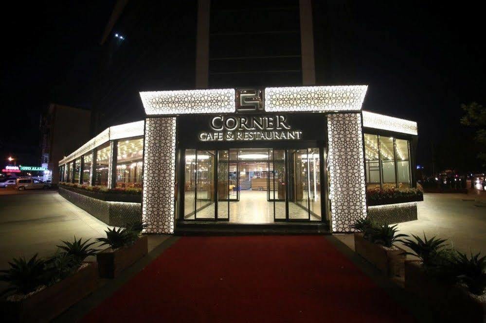 The Corner Hotel Sincan Exterior foto
